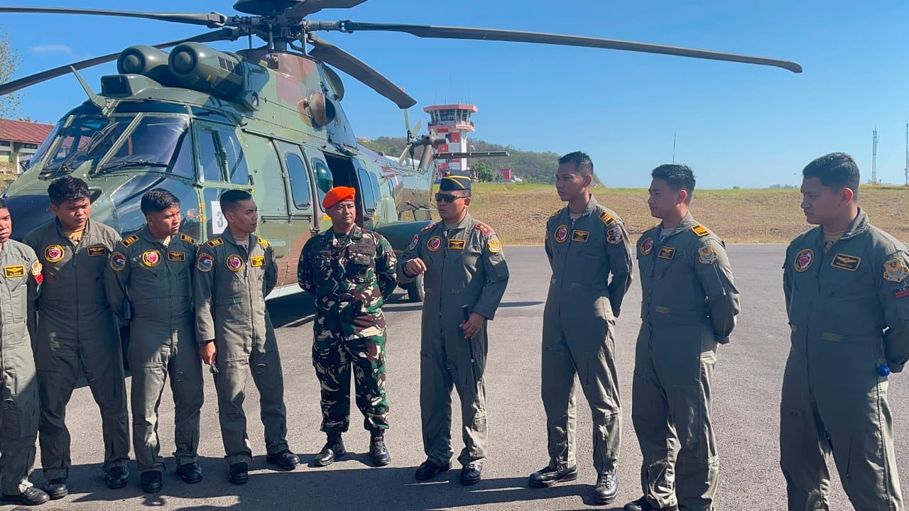 Foto pendukung Hari keempat, prajurit divisi hanud pasgat terus bantu masyarakat terdampak bencana ntt